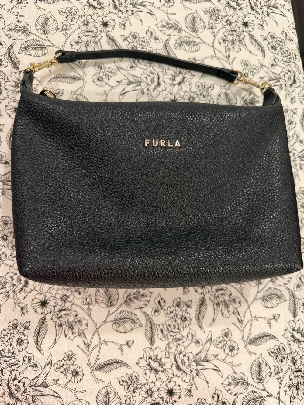 Furla Black Pebbled Leather Shoulder crossbody bag with Gold Hardware